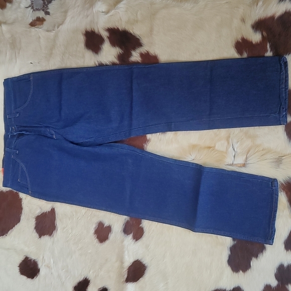 RUSTLER - Picture 4 of 4